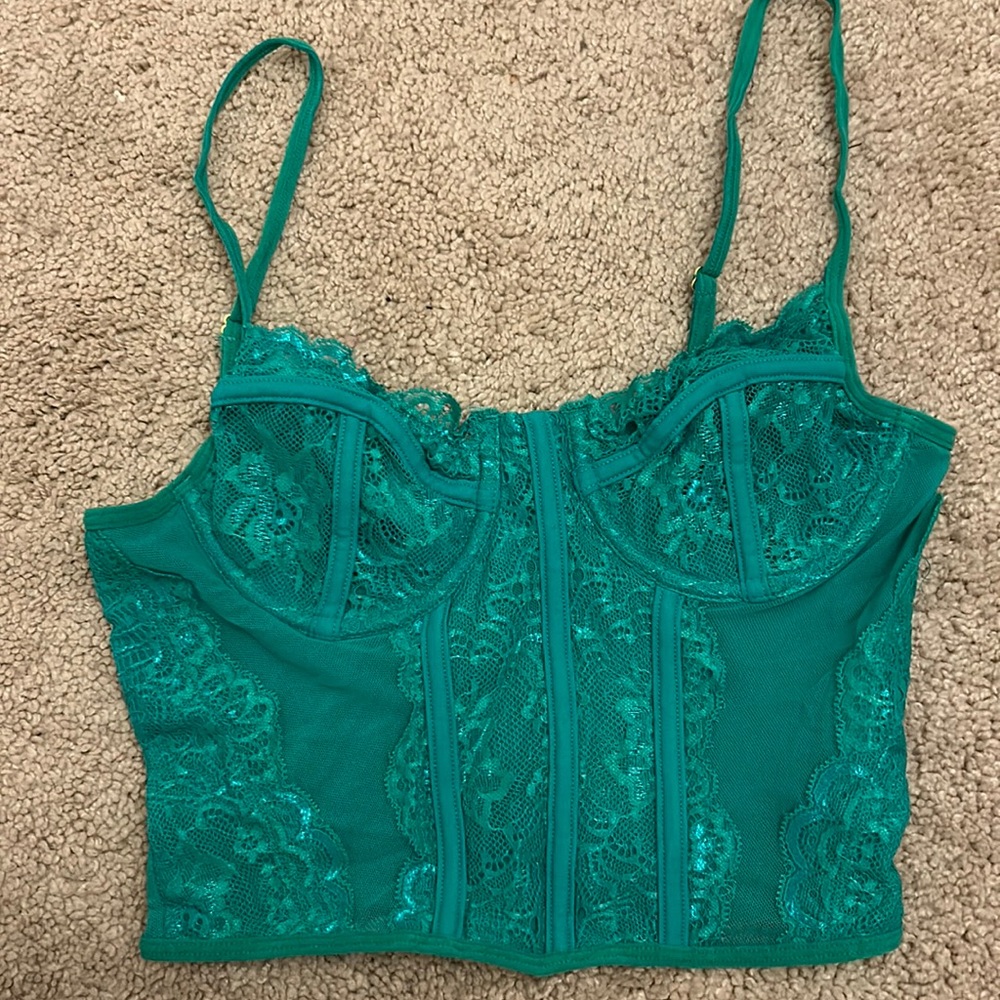 Princess Polly Brentwood top green
